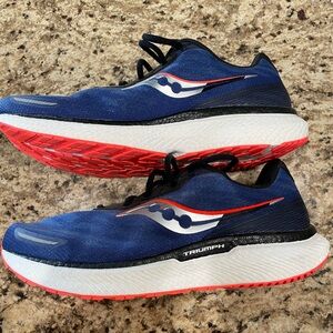 NWOT Saucony Men’s Triumph